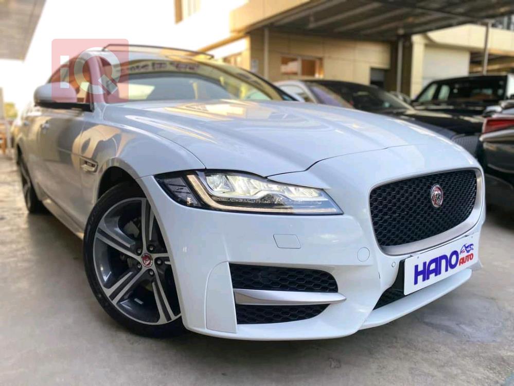 جاكوار XF